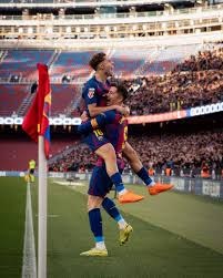 尴尬，掘金替补竟为詹姆斯起立鼓掌